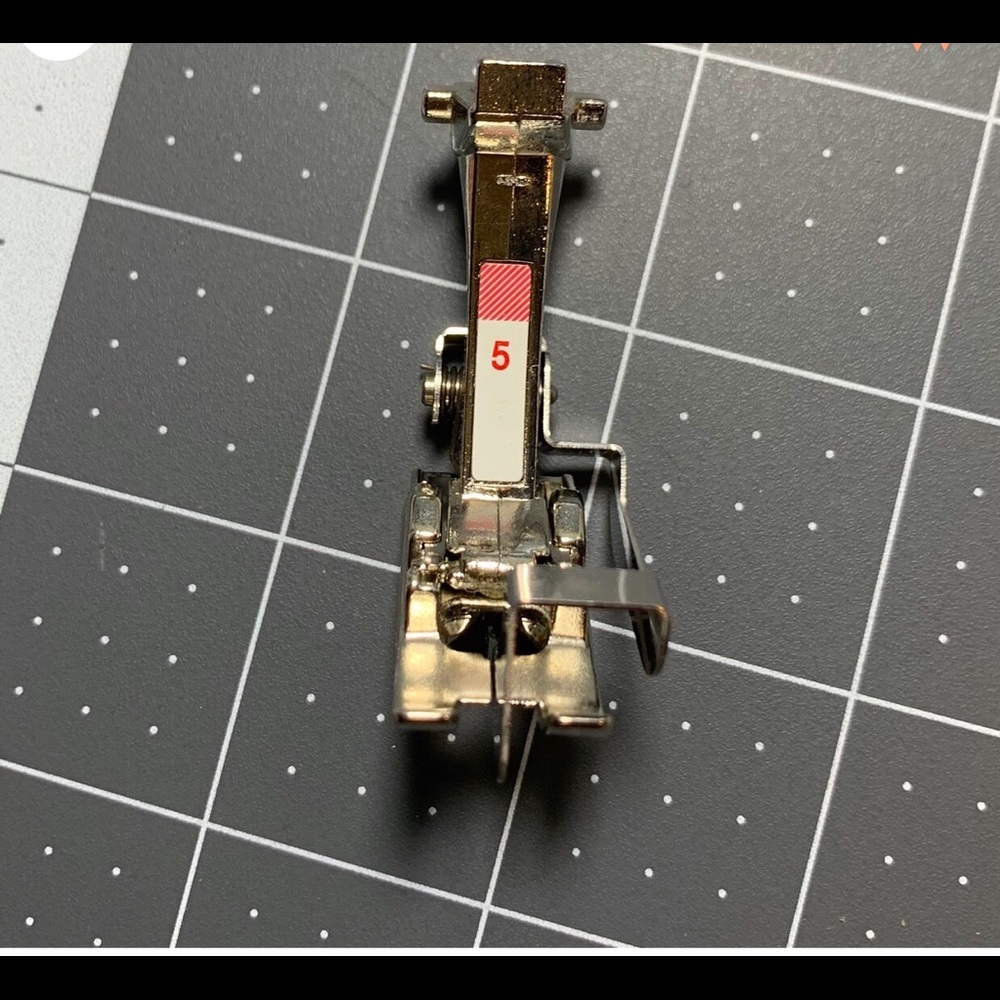 BERNINA presser foot #5.